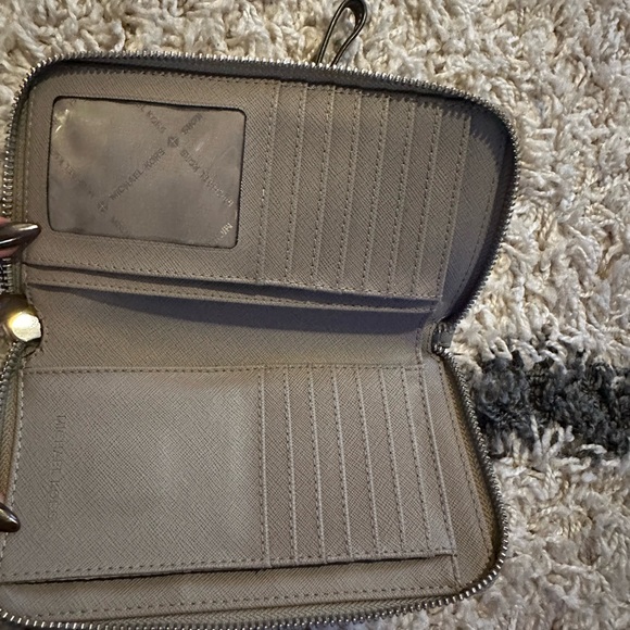 MK iPhone wallet - Picture 2 of 3